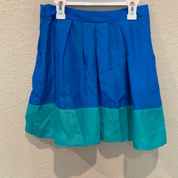 J. Crew skirt WITH POCKETS - Picture 2 of 3